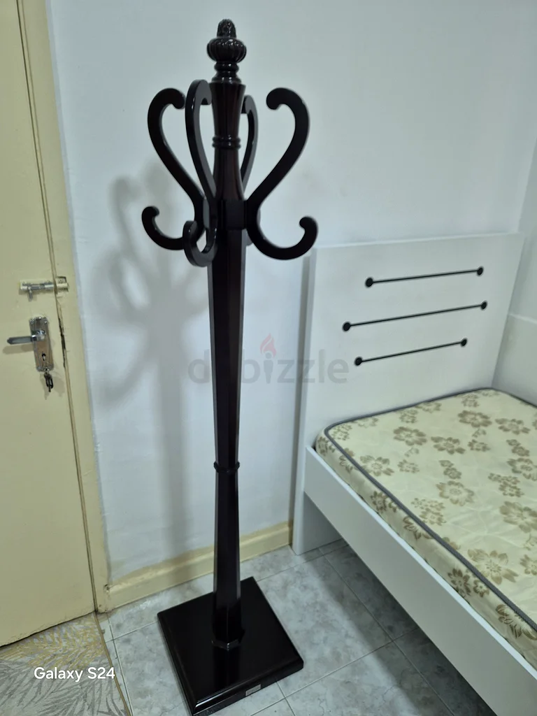 رَفّ لتعليق المعاطف للبيع63214894093953112