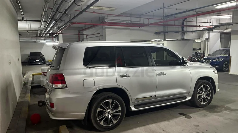Landcruiser vxr 2020 grand touring sports edition full option63142586059394113