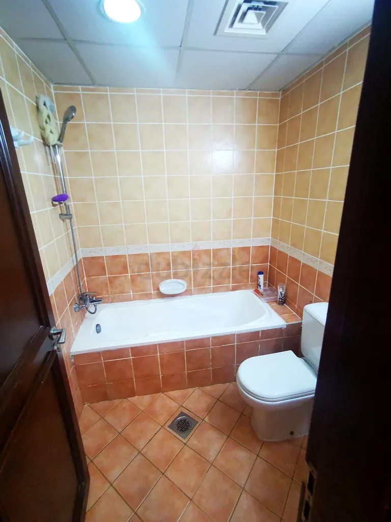 Available partition single close to the Emirates Mall, metro, and bus station63315136255233111