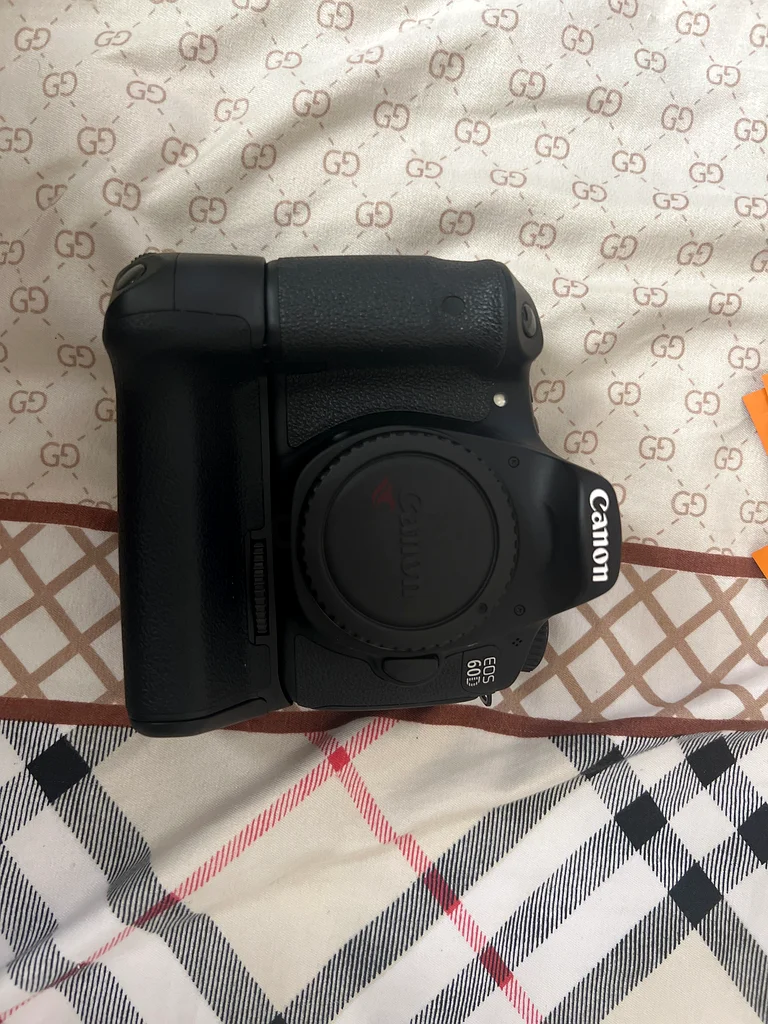 Canon EOS60D with 2 lens and accessories63172679054337111