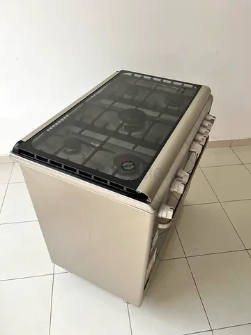 Oven 90x60 less than 6 months usage