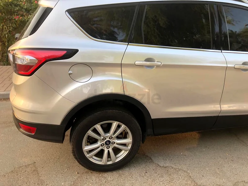 فورد إسكيب GCC من شركة آل طيار موتورز، المالك الأول، سجل الخدمة الكامل من آل طيار63167556451713113