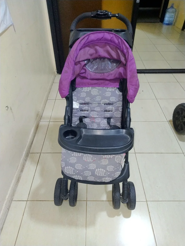 Compact and Stylish Stroller for Your Little One63174334090114111