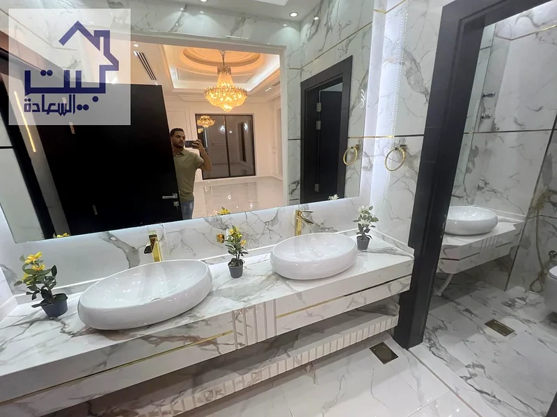 فيلا بتصميم حديث وتشطيب ممتاز للبيع بسعر يشمل التسجيل63897311284994113