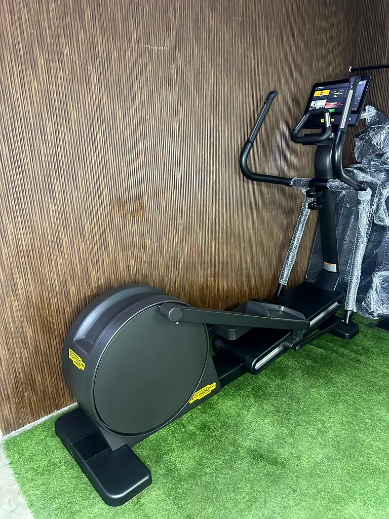 TECHNOGYM EXCITE LIVE SYNCHRO AR LIVE 16 P63252951243011116