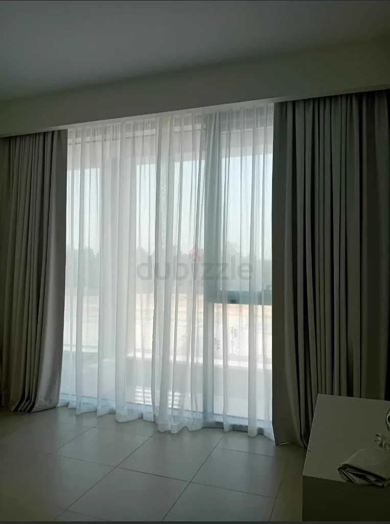 Stylish Bedroom Set with Elegant Curtains63220819727361112