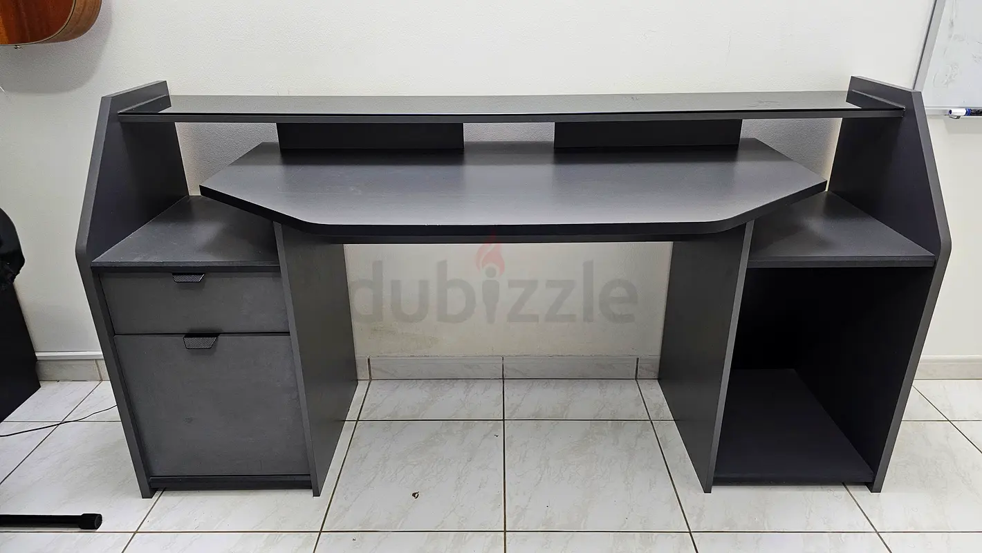Gaming table