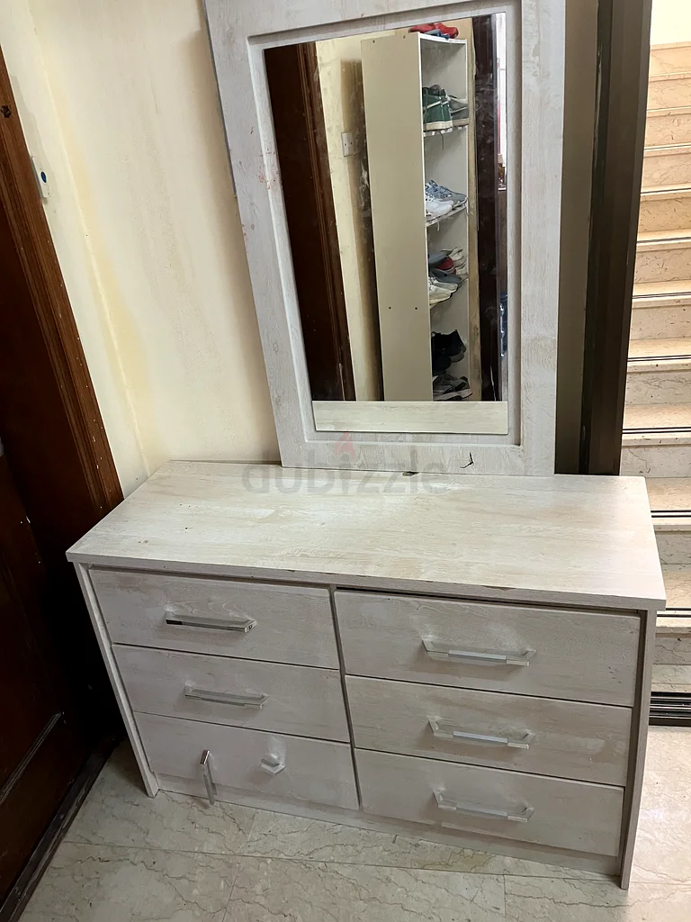Dressing table for sale63180832551554114