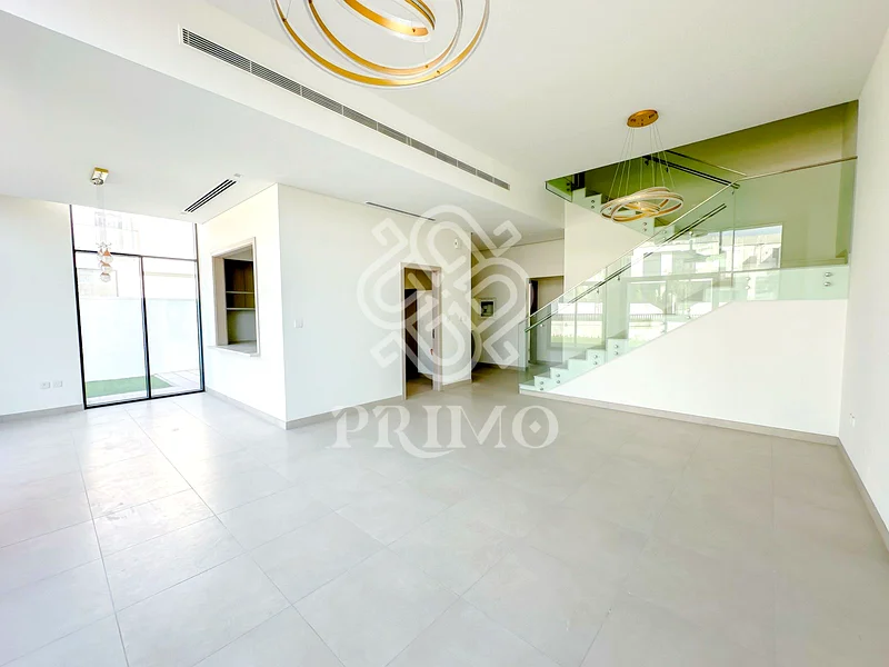 Corner Unit I Ready to Move I Large plot63762995126915112