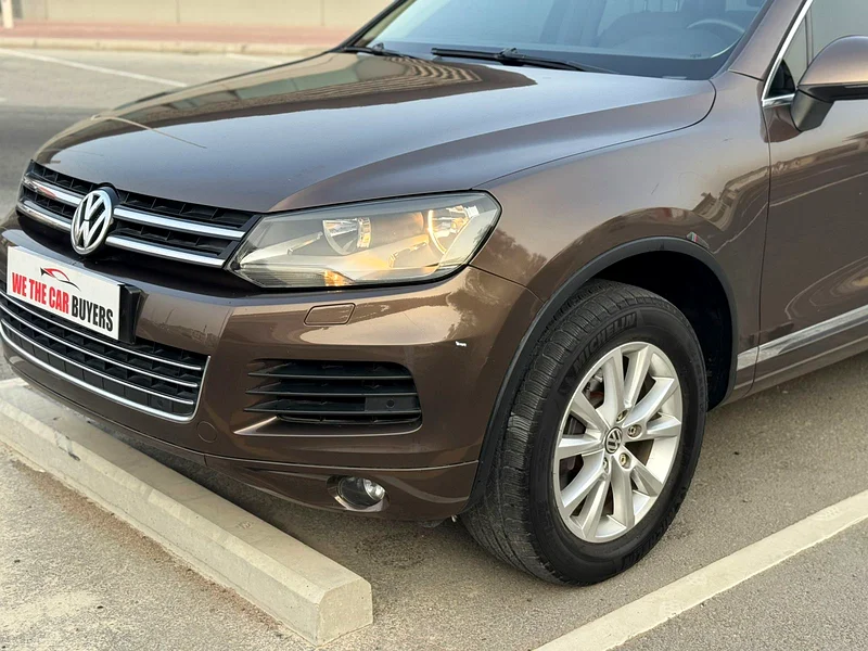 VOLKSWAGEN TOUREG SE 2013 170000 KMS WELL MAINTAINED LEATHER SEATS 2 KEYS CLEAN CAR WELL MAINTAINED63158341840515113