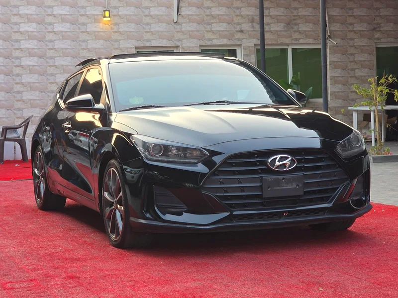 Hyundai Veloster Sport  
Model: 2019  
Mileage: 131,000 km  
Price: 44,000 AED  
Gulf specifications63170387564161111