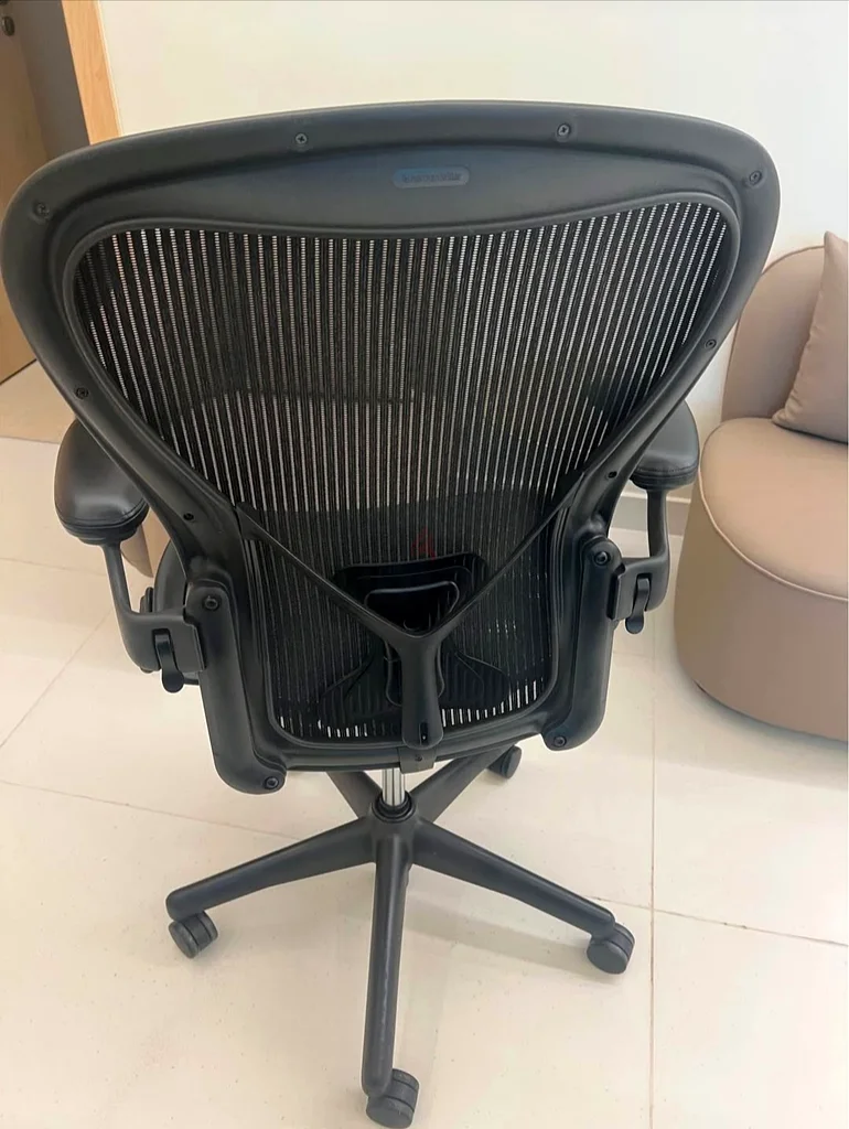 أفضل كرسي هيرمان ميلر أرون كلاسيك مع دعم الوضعية، مقاس A وB وC63179391387907111