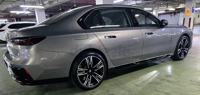 BMW 7 Series 760i xDrive M Carbon Fiber63142135408769111