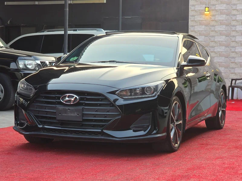 Hyundai Veloster Sport  
Model: 2019  
Mileage: 131,000 km  
Price: 44,000 AED  
Gulf specifications63170387564161112