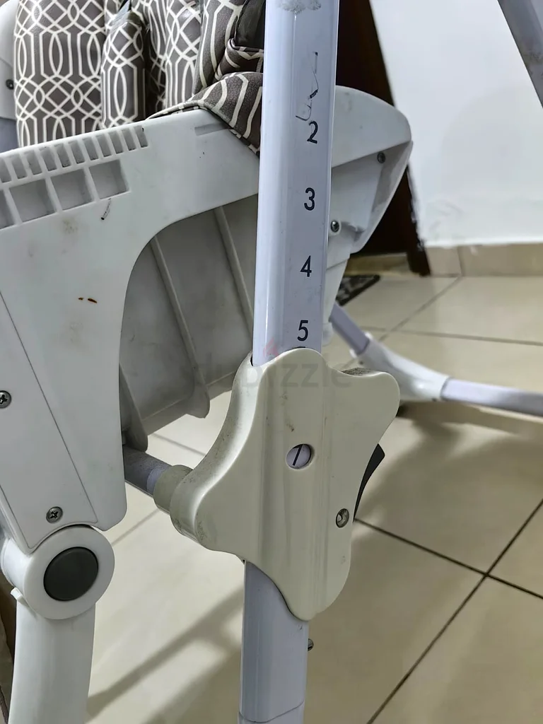 Elegant and Cozy Baby High Chair for Sale!63230186763779112