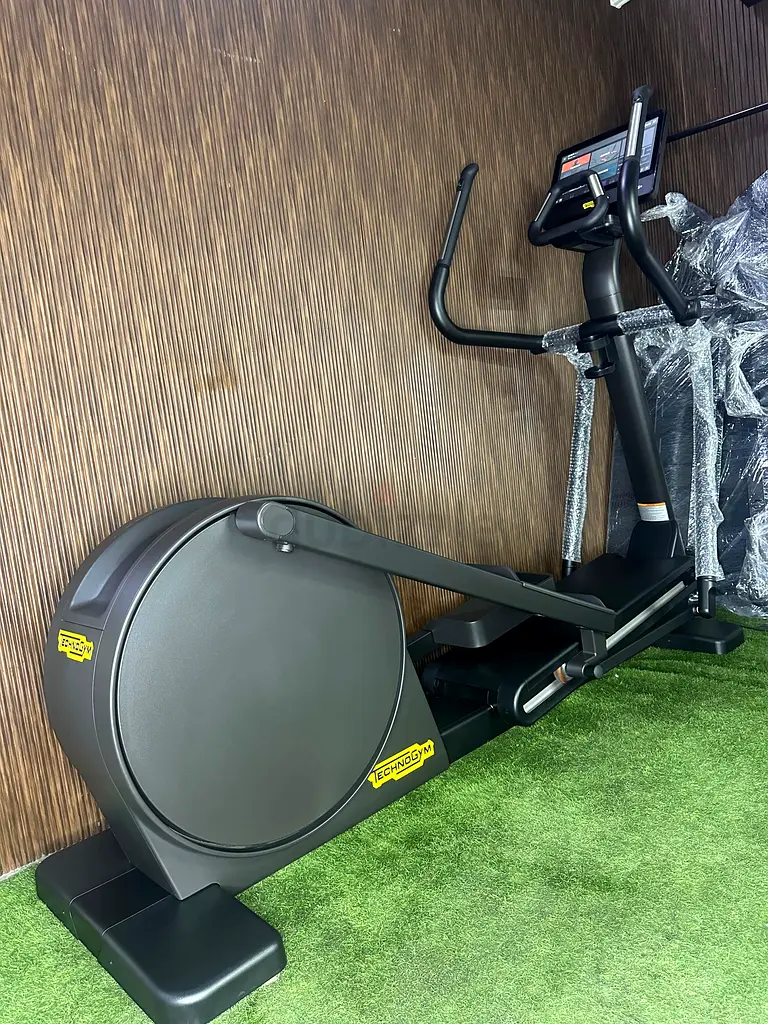 TECHNOGYM EXCITE LIVE SYNCHRO AR LIVE 16 P63252951243011117