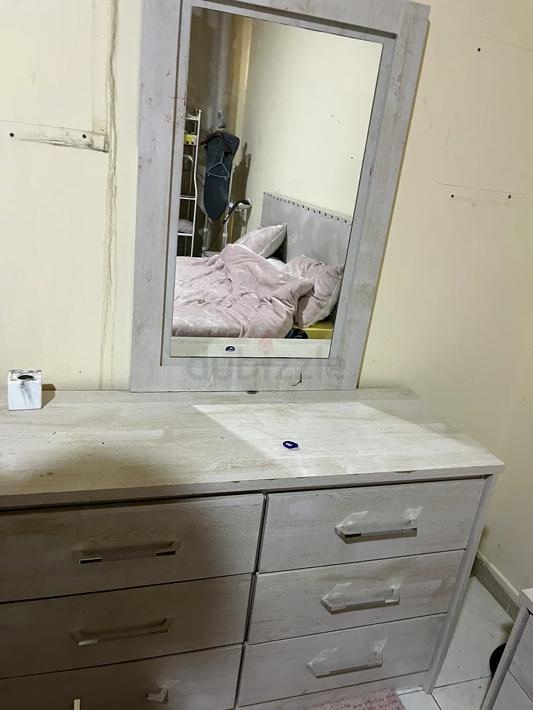Dressing table for sale63180832551554112