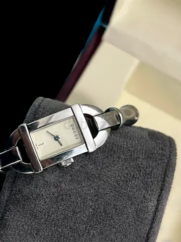 Gucci time pieces women’s watch used