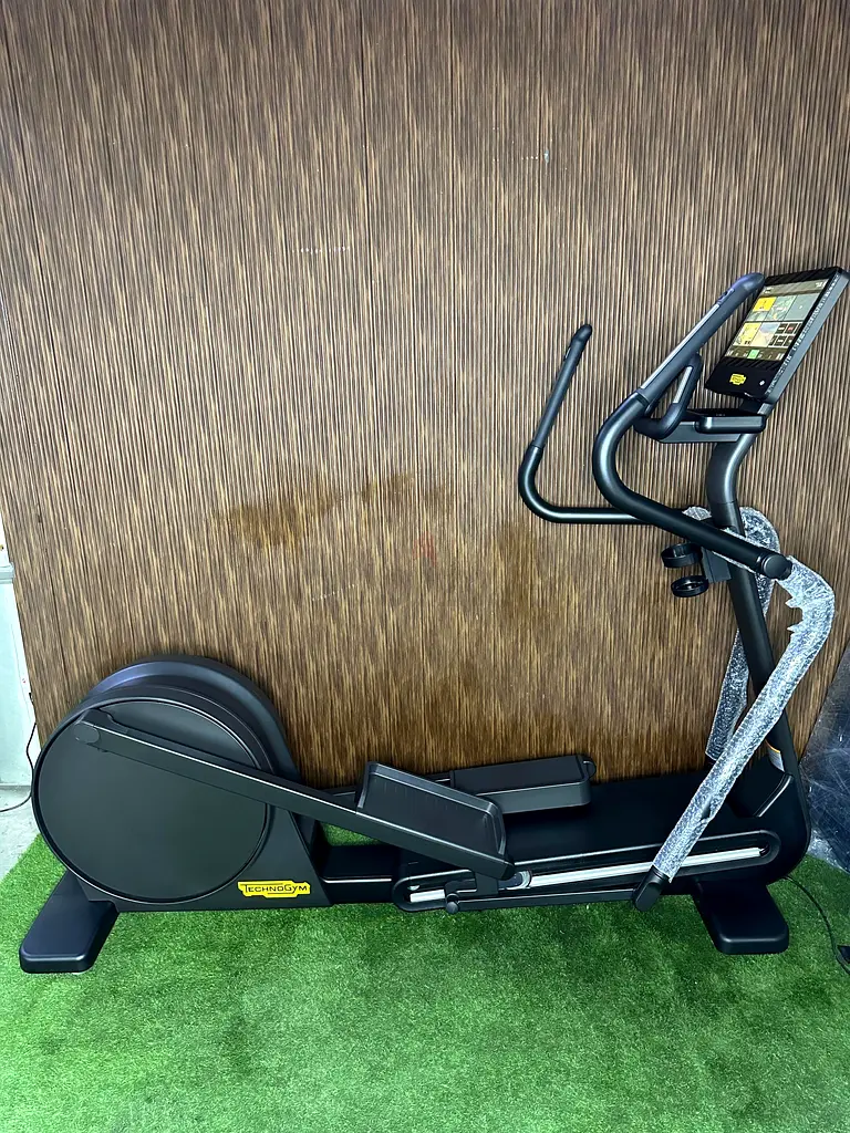 TECHNOGYM EXCITE LIVE SYNCHRO AR LIVE 16 P63252951243011119