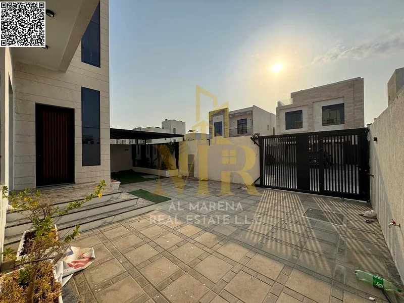 A villa directly from the owner, with personal finishing, on a main street, close to all services. Freehold for all nationalities and without a down p63897419907713114