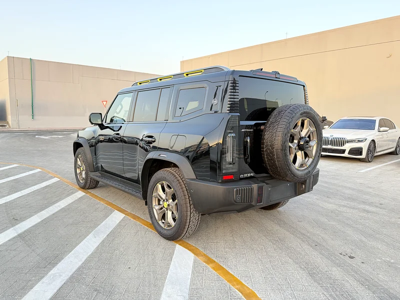 Geely T2 LUXURY Black / Gray 8-speed Crystal Gear Shift, Pilot Seats with External and Internal Cameras 202563174302599555113