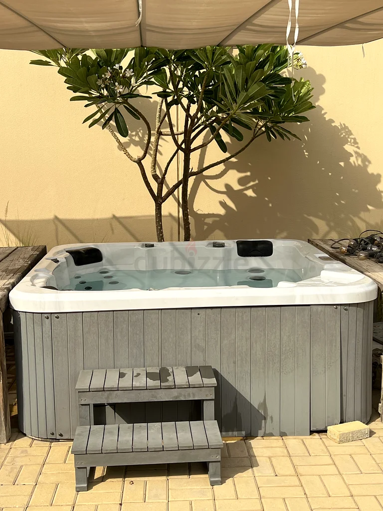 Luxurious Jacuzzi for Ultimate Relaxation63220827773315114