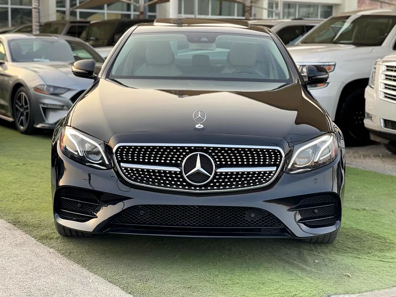 Low mileage // Large screen // Warranty // 0% down payment financing63233102667267111