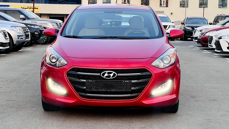 I30 GCC SPEC SINGLE OWNER, ACCIDENT FREE,FULLY AUTOMATIC, 100% BANK LOAN, NO DOWN PAYMENT63176167681027111