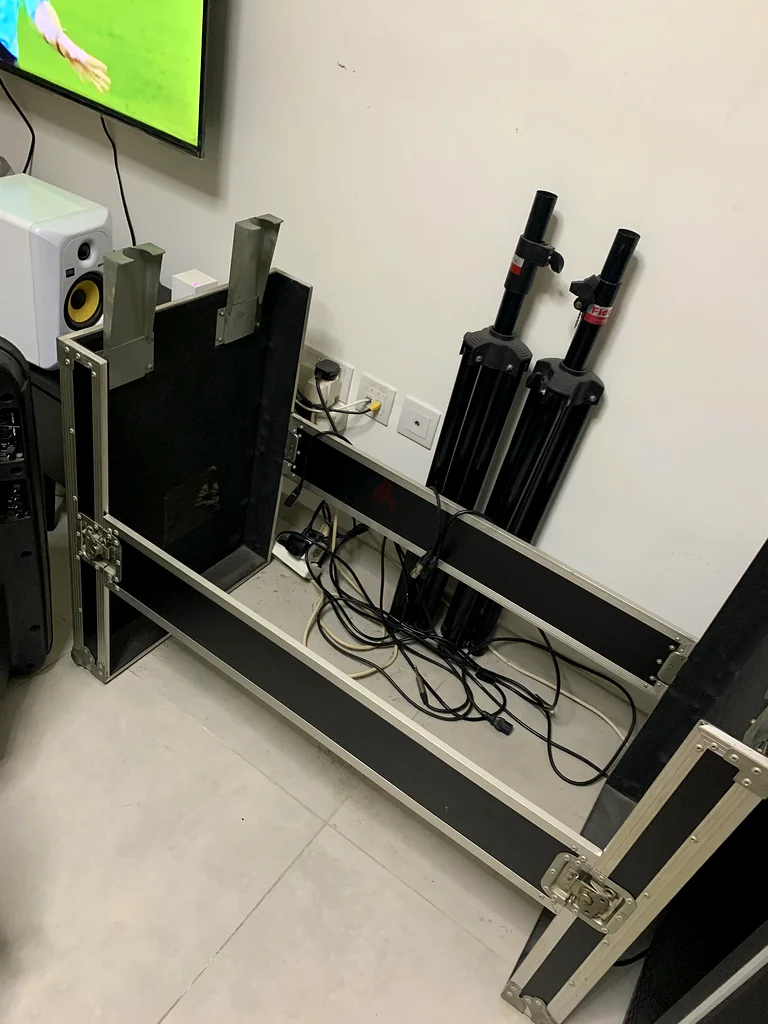 Professional Tripods and Equipment Case for Sale63226778566529111