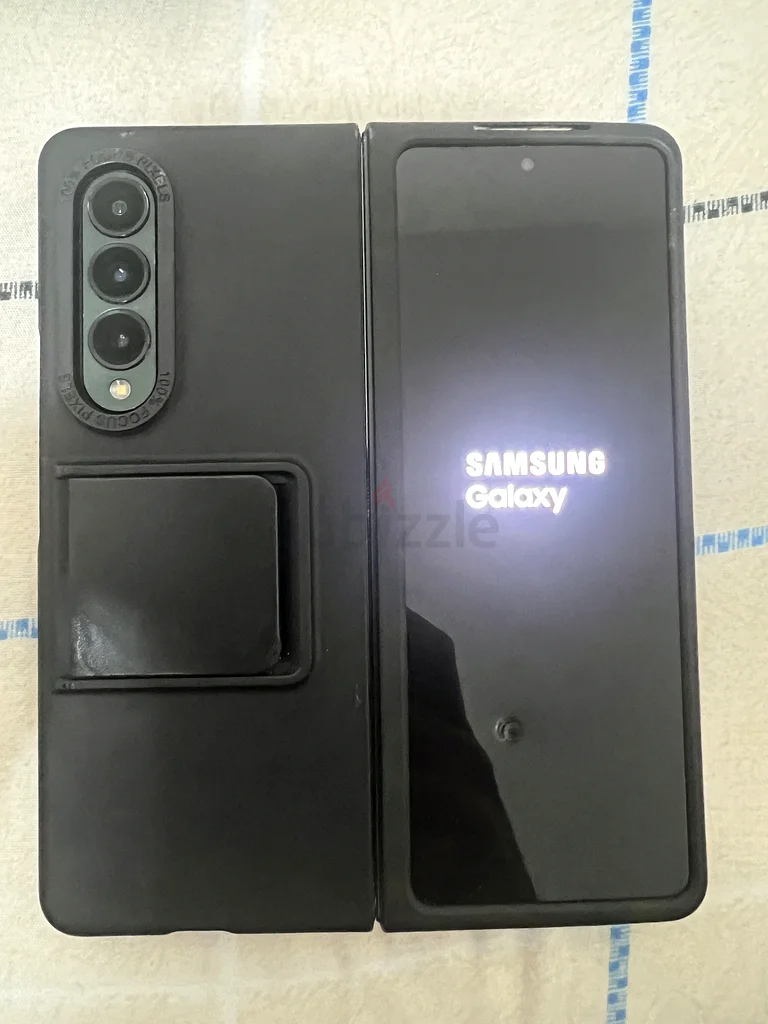 Samsung Galaxy Z Fold 3  
The device is in excellent condition63217826429186111