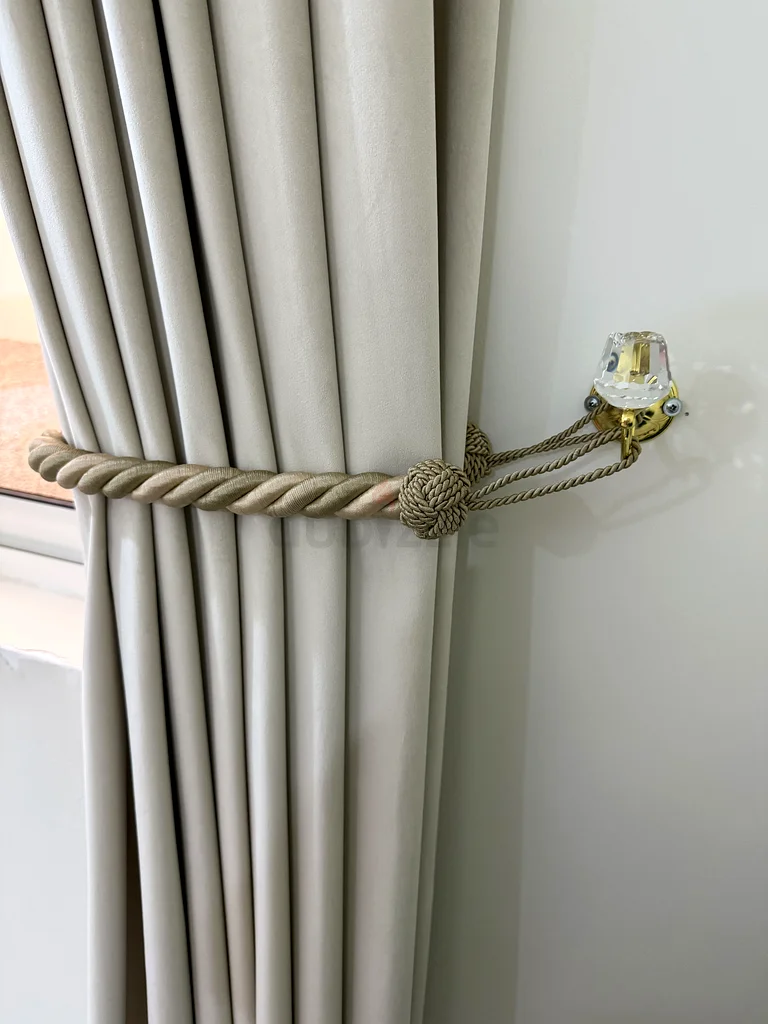 Elegant and Stylish Curtains tie backs pair63221345270018113