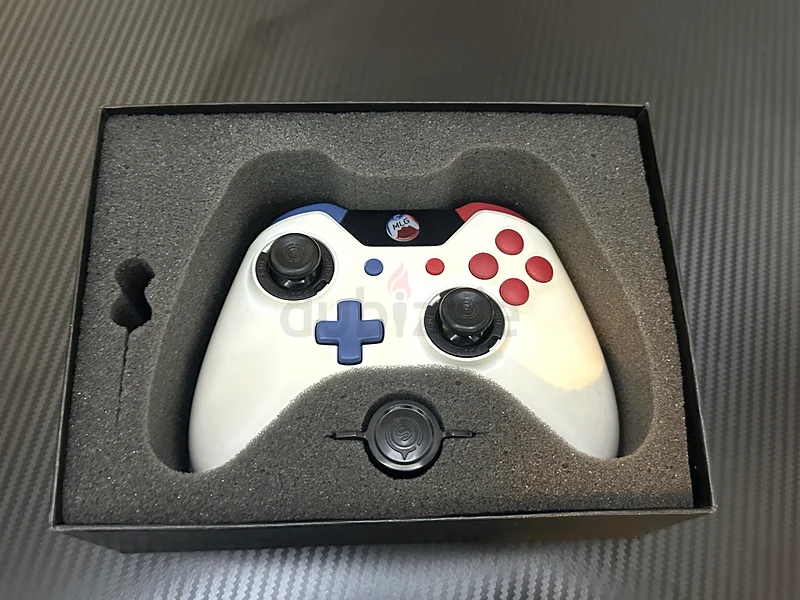وحدة تحكم Xbox المخدوشة632307071520011127