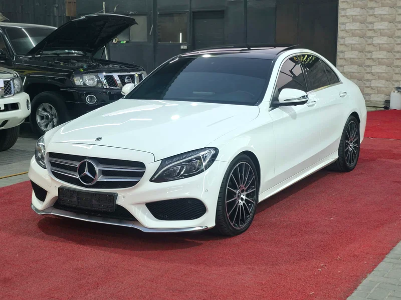 Mercedes C200 EMC  
Model: 2018  
Mileage: 123,000 km  
Price: 72,000 AED  
GCC specifications63231640833795111