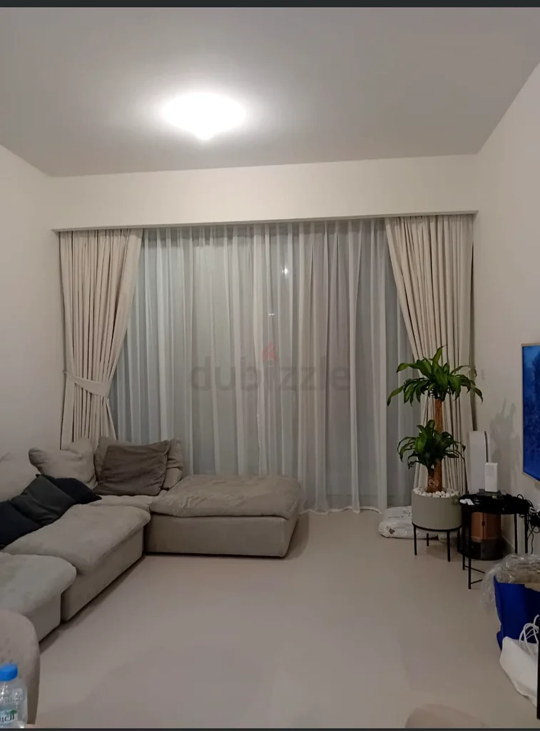 Stylish Bedroom Set with Elegant Curtains63220819727361114