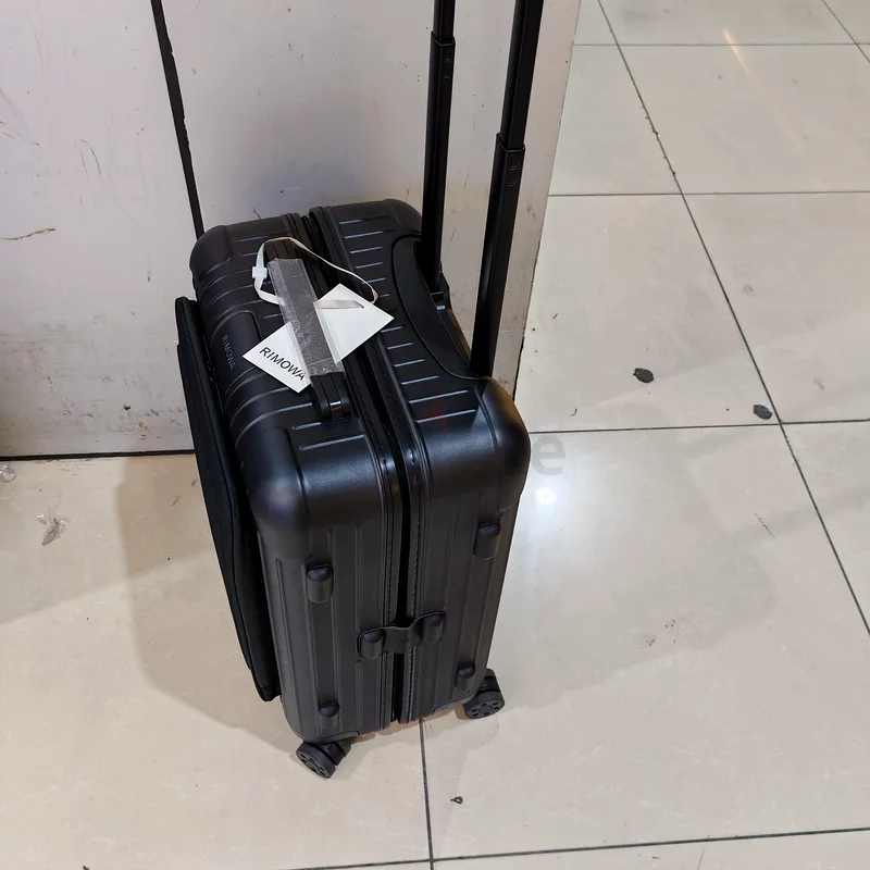 Suitcase632331279751701124