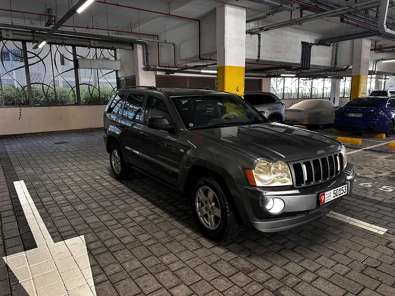 جيب 4x4 V8 مع OBD63172196967553113