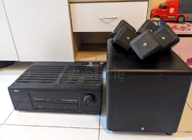 عالي الجودة (ريسيفر AV من دينون، مكبر صوت بوسطن 5.1 (مكبر صوت فرعي نشط بقوة 8 بوصة مع إخراج الصوت لأسفل)632618357844491120