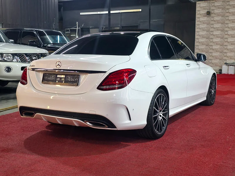 Mercedes C200 EMC  
Model: 2018  
Mileage: 123,000 km  
Price: 72,000 AED  
GCC specifications63231640833795113