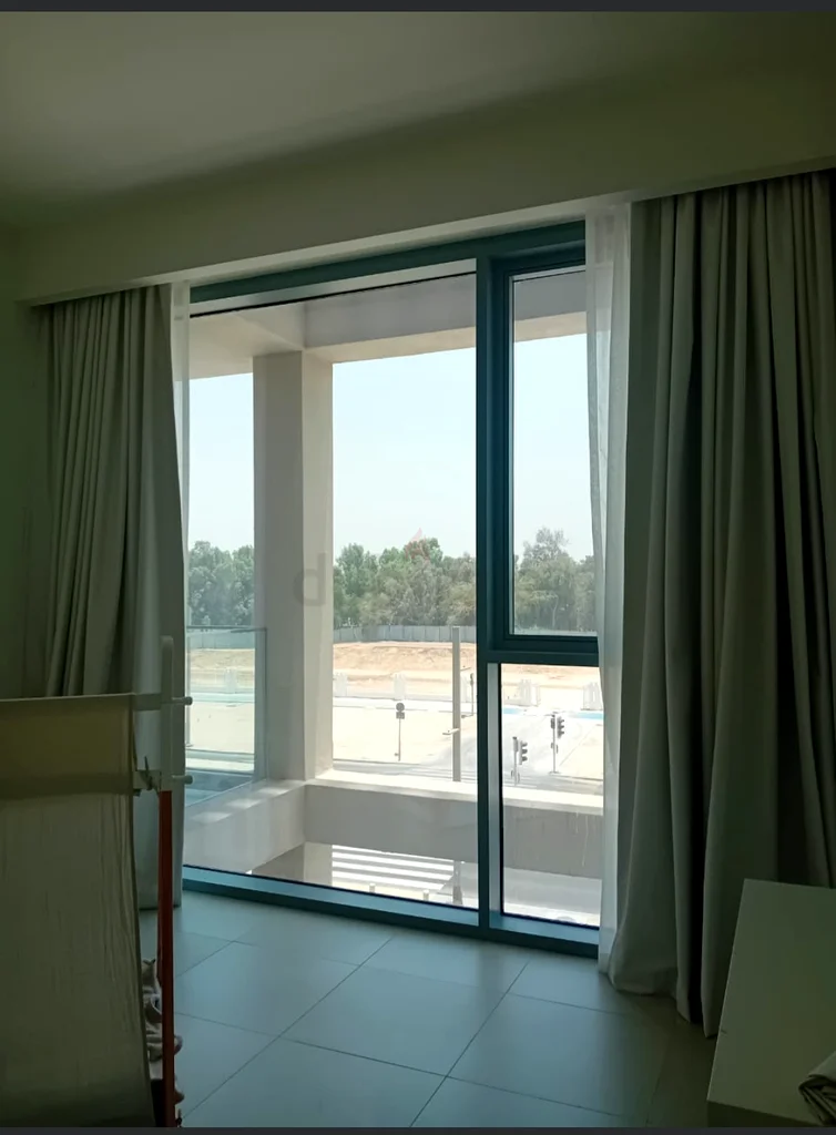 Stylish Bedroom Set with Elegant Curtains63220819727361111