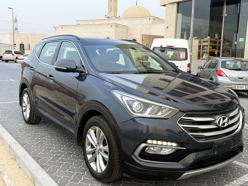 Hyundai Grand Santa Fe 2017 Gcc specs Full option 4clyander63137332728449111