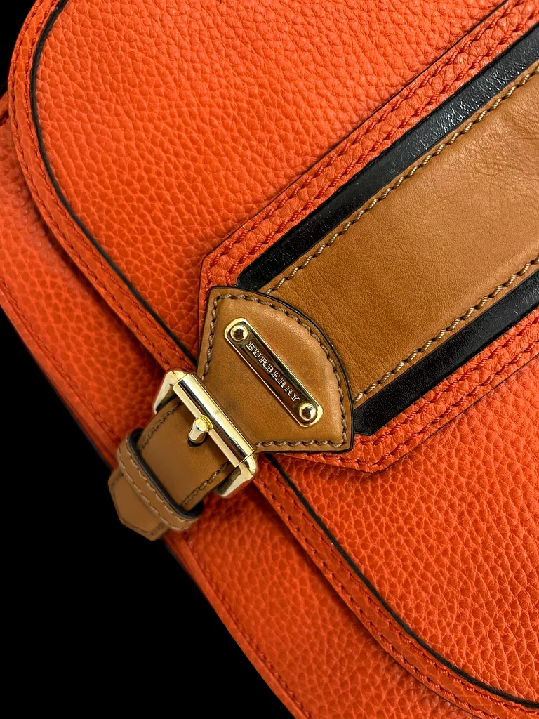 حقيبة يد نسائية مستعملة من بربري63238104570497113