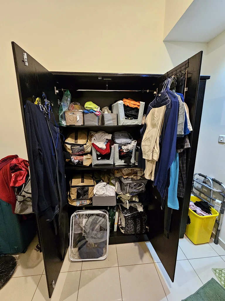 Spacious Black Wardrobe with Mirror - Perfect for Any Bedroom!63191607667841111