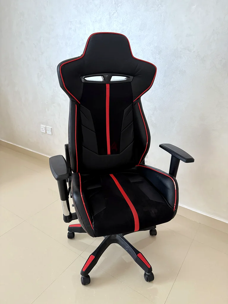 Stylish Gaming Chair for Ultimate Comfort - كرسي ألعاب أنيق لتوفير أقصى درجات الراحة632301814044191127