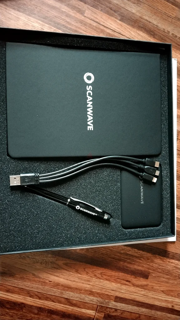 Note book dairy. Pen. Power bank. Data cable63261281090945111