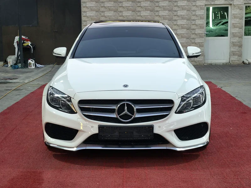 Mercedes C200 EMC  
Model: 2018  
Mileage: 123,000 km  
Price: 72,000 AED  
GCC specifications632316408337951129