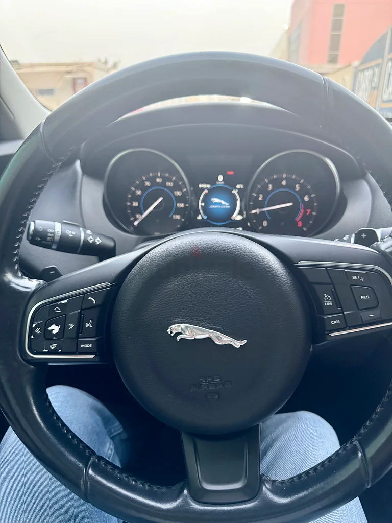 جاكوار XE 2017 - حالة ممتازة | خيار كامل63221824742658112
