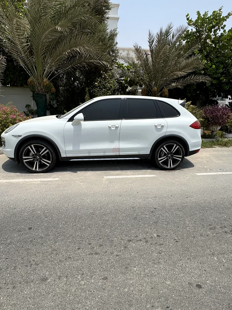 سيكون من حسن حظ قيادة سيارة فاخرة لأنها فاخرة.63168968532355111