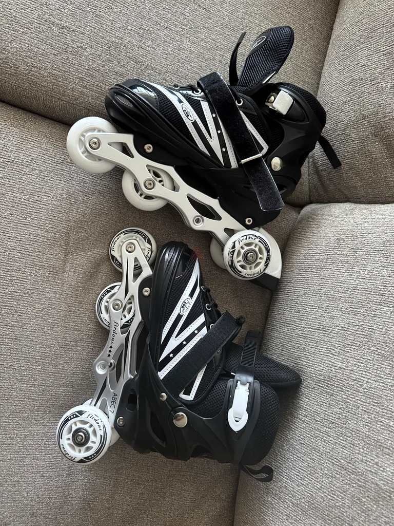 Roller skates63246752014851110