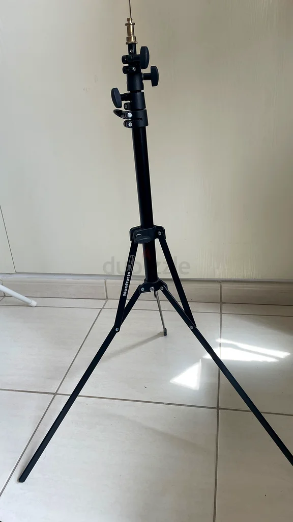 3 Camera Tripod stands63234126746114112