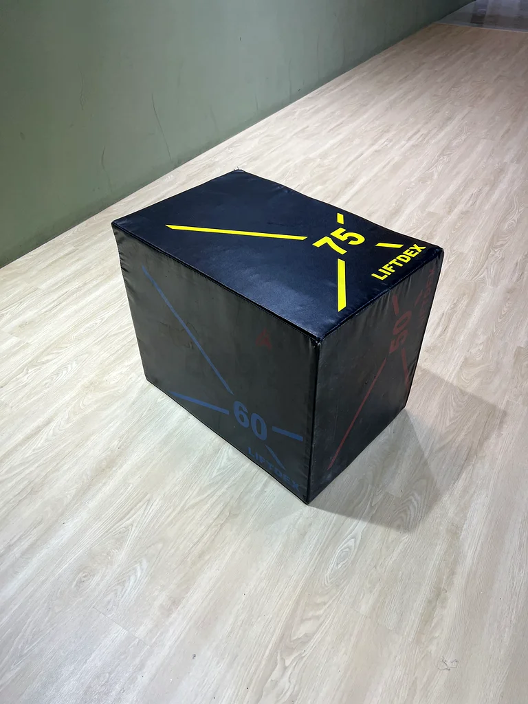 رف ع rack، وألواح Liftdex، وأثقال، وأكياس رمل، إلخ (الكثير من المعدات)63170414261506114